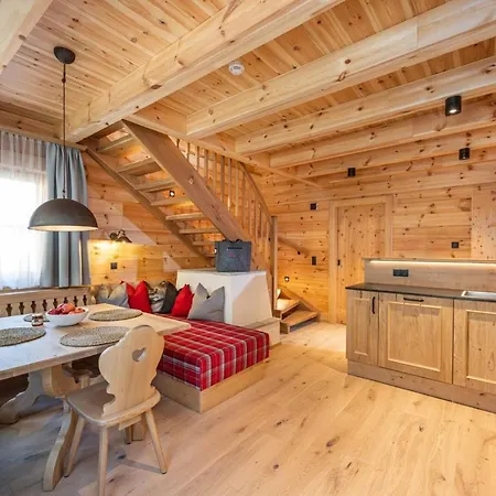 Dorf-chalets Mit Sauna シャレー *